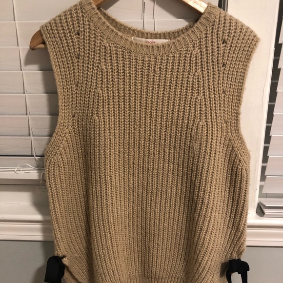 Vest - Picture 2 of 4